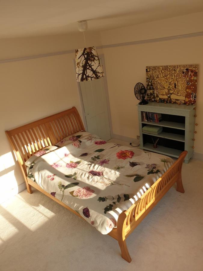 Lotus Pod House Homestay Horsell Bagian luar foto