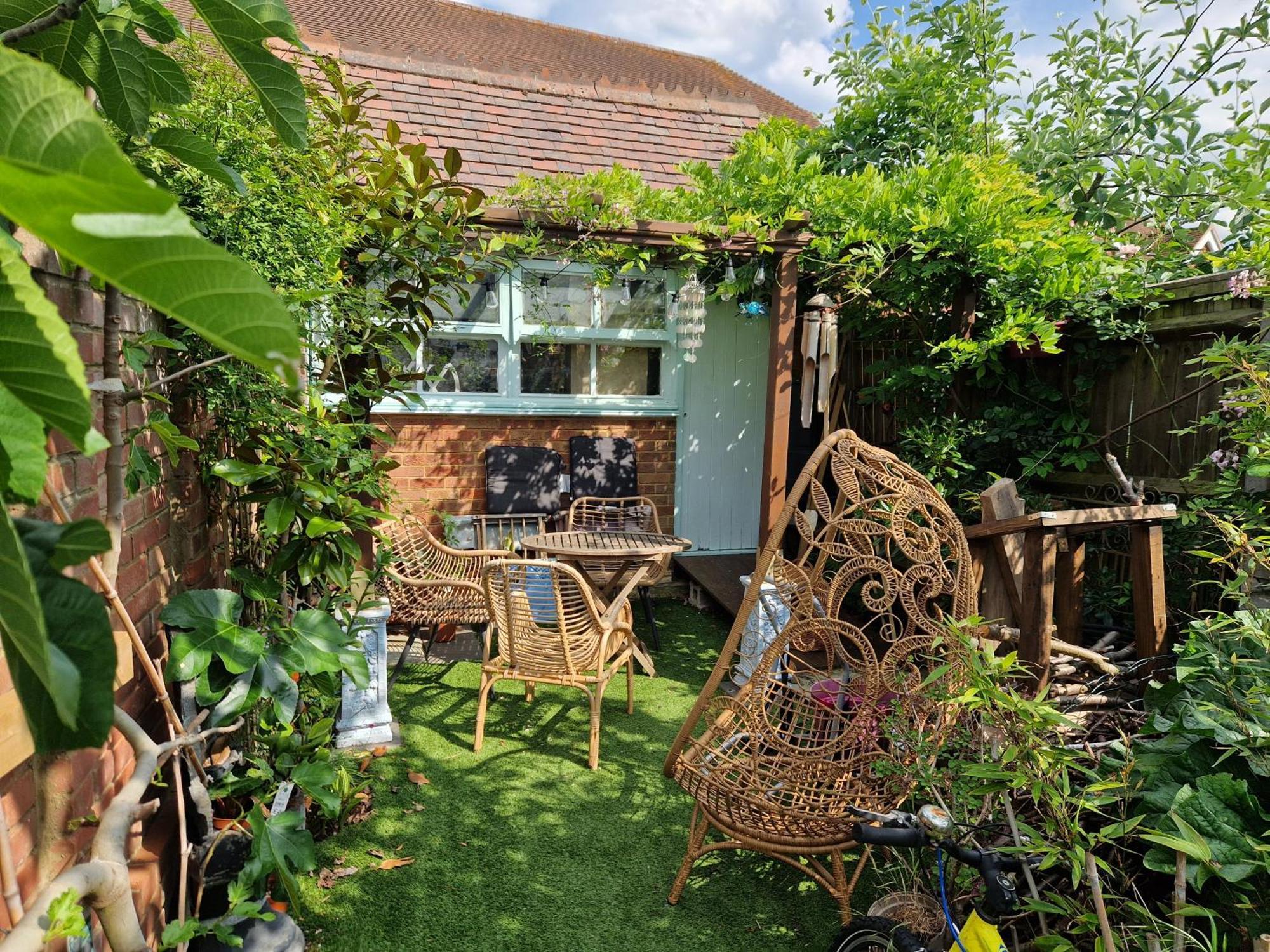 Lotus Pod House Homestay Horsell Bagian luar foto
